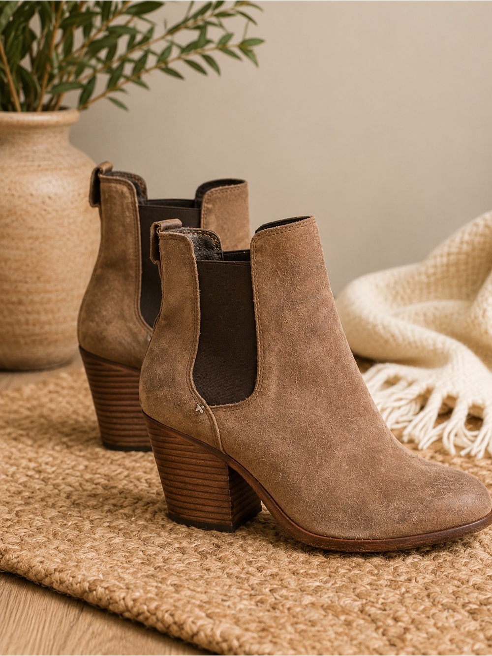 RAG & BONE WALKER PULL ON DISTRESSED LEATHER CHELSEA BOOTS STACKED HEEL SIZE 8